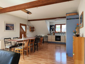 Große, gemütliche Wohnung in dörflicher Idylle
